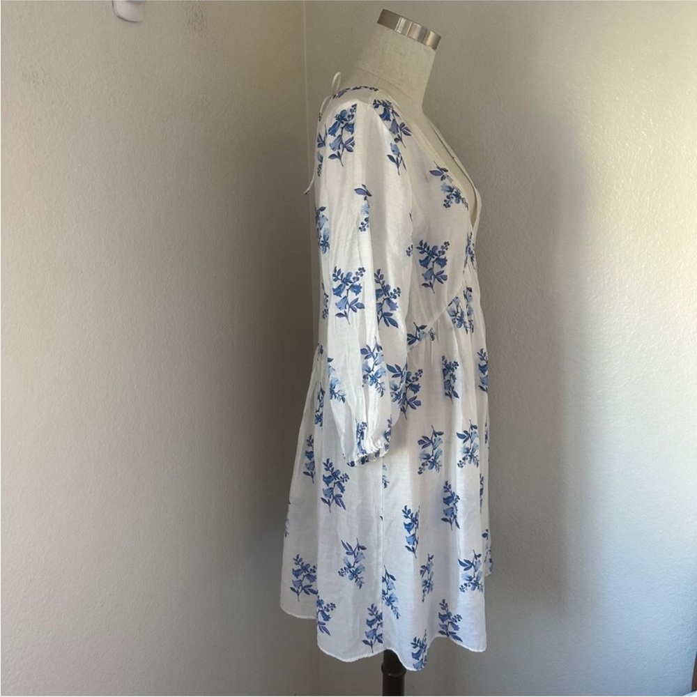 NWT H&M Pullover Dress V Neck Lightweight  White Blue Floral Print Sz S - Picture 3 of 7